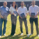 Die Macher des E-Sport-Report 2026 vor der Lanxess Arena in Köln: Johanna Schmid (PwC), Mathias Bellinghausen (HAM), Julia Wilner (PwC), Christopher Flato (ESBD), Markus Möckel (ESBD), Lars Christian Dach (PwC)