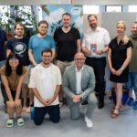 Bayerns Digitalminister Fabian Mehring (vorne rechts) beim Besuch von Pixel Maniacs und Spaceflower in Nürnberg.