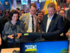 Gamescom-Eröffnung: Klingbeil zaudert bei der Zocker-Steuer Dorothee Bär, Hendrik Wüst und Lars Klingbeil am Gamescom-Stand von Astragon mit Weltenbauer-Chef René Nold, Astragon-Geschäftsführer Tim Schmitz und Game-Vorstands-Chef Lars Janssen (rechts)