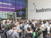 Gamescom 2026: Welcher ist der ‚beste‘ Eingang? Fast geschafft: Von hier aus sind es nur noch wenige Meter bis zu den Drehkreuzen am Eingang Süd der Gamescom.