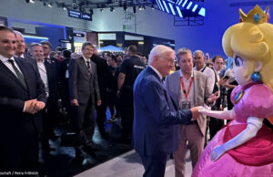 Steinmeier auf der Gamescom 2026: Der Bundes-Bedenkenträger Staatsoberhaupt trifft Prinzessin: Peach empfängt Frank-Walter Steinmeier am Gamescom-Stand von Nintendo of Europe.