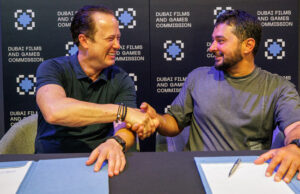Dubai wirbt um Investionen auf der Gamescom Xsolla-CMO Berkley Egenes und Faisal Kazim, Games Commissioner bei der Dubai Films and Games Commission (DFGC) auf der Gamescom 2026