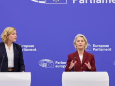 Kids Act der EU-Kommission trifft auch Games-Branche Digital-Kommissarin Henna Virkkunen und EU-Präsidentin Ursula von der Leyen am 17. September bei der Vorstellung des Kids Act in Brüssel.