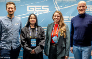 German Esports Summit 2026: ESBD skizziert Perspektiven für Deutschland ESBD-Präsident Christopher Flato, Kölns Bürgermeisterin Maria Helmis-Arend (SPD), Katrin Lögering (MdL / Grüne NRW) und Florian Weber (Kreisverband Köln) beim German Esports Summit 2026 am 23.10. in Köln