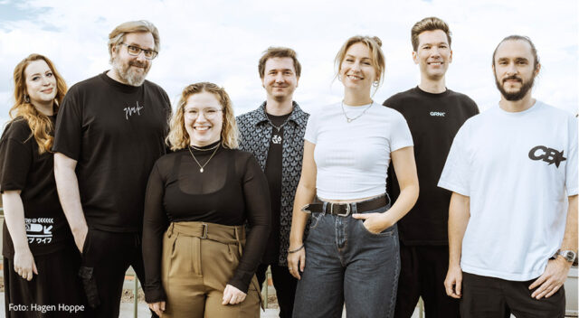 Das Führungsteam der Range Group von links nach rechts: Tatjana „Pandorya“ Werth, Erik „Gronkh“ Range, Cathleen Meißner, 1UP-Chef John-Dustin Martin, Vivien Götte, Philip Schulte (GRNK) und CFO Phillip Börger.